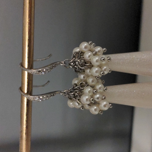 Olive + Piper Pearl and Glitter Drop Earrings - Picture 6 of 7